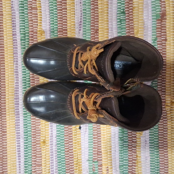 Women's size 7.5 Regular SPERRY Saltwater Duck Boot w/1 in heel in Tan - Picture 5 of 8